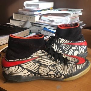 Indoor soccer cleats